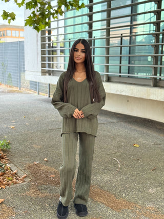 ENSEMBLE NINAH KAKI